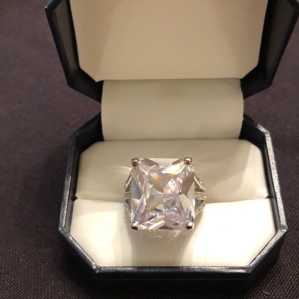 🎁 Silver Large Stone Ring Size 7 🎁